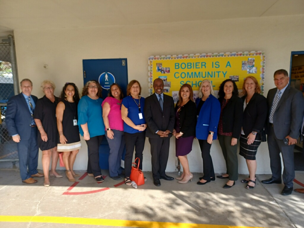 Today, State Supt. <a href="/TonyThurmond/">Tony Thurmond</a> joined <a href="/VistaBlueprint/">Vista Unified</a> leaders to learn more about the impact that community school pillars have on students and families at <a href="/BobierBroncos/">Bobier Broncos</a> Elementary School. 😊💫🐎
