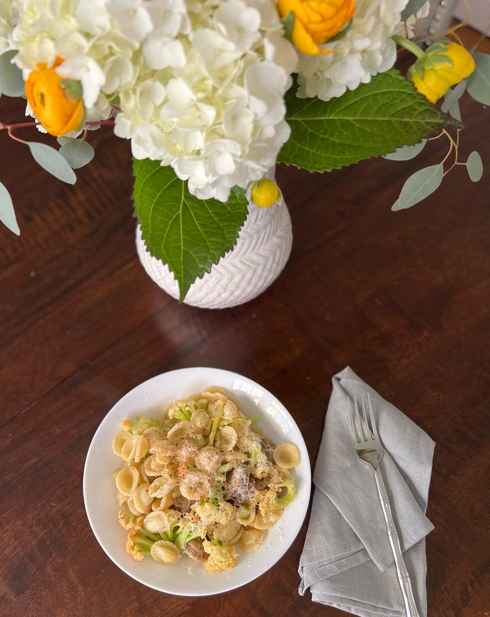 deeCuisine's tweet photo. Orecchiette with chicken sausage and cauliflower

#deecuisine #italiancooking #italianrecipes #orecchiette #eatlocal #cauliflowerrecipes #hydrangea https://t.co/E6aSdqFisn