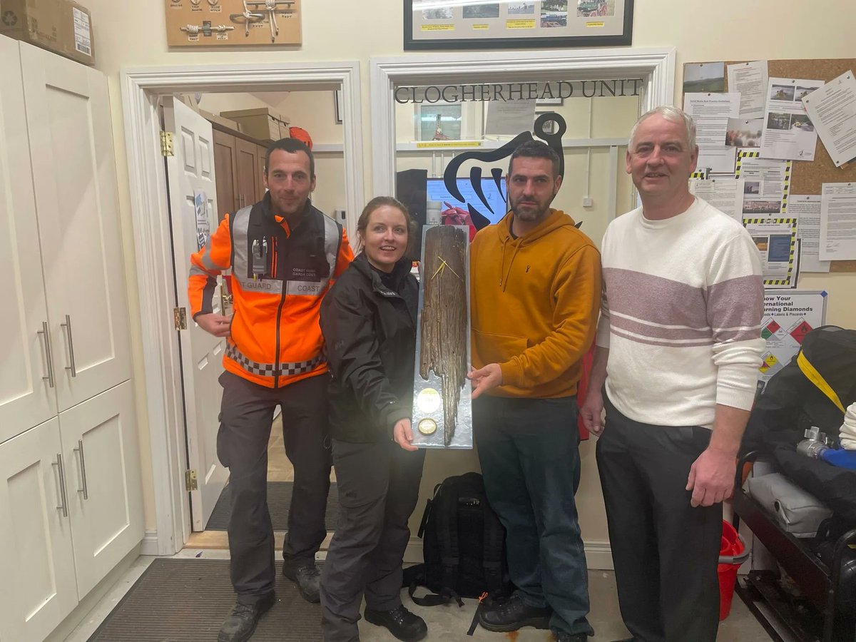 CG Breeches Buoy pole’ clock, crafted and gifted by Padraig Dunne of Riocht Design using original wood from the 200 year old pole. In Celebration of Clogherhead  Coast Guard  Est. 1821, 200 years of service to the local community.

#IRCG
#200thAnniversary