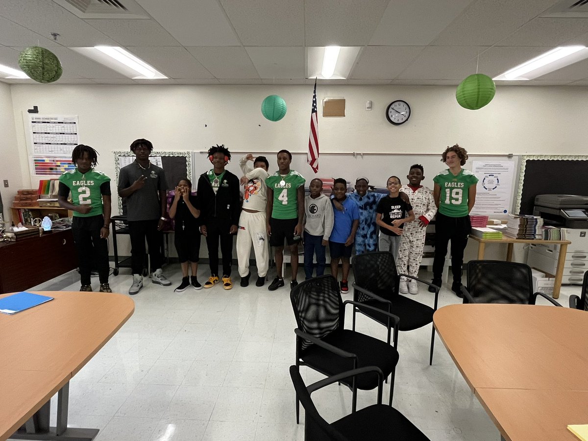 Coach Jamael Stewart (@stewartjamael) on Twitter photo Started this Championship day off right with a little Buddy mentoring session at <a href="/OrchardViewES/">Orchard View ES</a> <a href="/AHS_BALL/">AtlanticFootball</a> <a href="/ATLEaglesAth_s/">Atlantic Eagles Athletics</a> @licatap @SommerPBCSD <a href="/SandraE57409095/">Sandra Edwards</a> <a href="/emilee_smarr/">Emilee Smarr</a> <a href="/larryblustein/">Blustein Recruiting</a> <a href="/grafsworld/">Elizabeth Graf</a> <a href="/McclendonMartay/">LiMarty-_-</a> @DB1TY <a href="/JaydenParrish_7/">Jayden Parrish</a> Started this Championship day off right with a little Buddy mentoring session at <a href="/OrchardViewES/">Orchard View ES</a> <a href="/AHS_BALL/">AtlanticFootball</a> <a href="/ATLEaglesAth_s/">Atlantic Eagles Athletics</a> @licatap @SommerPBCSD <a href="/SandraE57409095/">Sandra Edwards</a> <a href="/emilee_smarr/">Emilee Smarr</a> <a href="/larryblustein/">Blustein Recruiting</a> <a href="/grafsworld/">Elizabeth Graf</a> <a href="/McclendonMartay/">LiMarty-_-</a> @DB1TY <a href="/JaydenParrish_7/">Jayden Parrish</a>