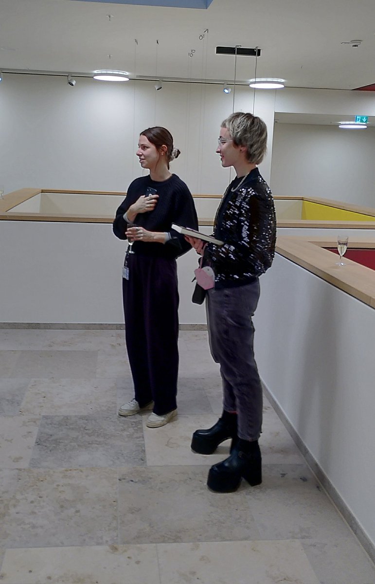Anna Krämling (@akraemli) on Twitter photo Book launch! 📖🥂 My genius friend & colleague <a href="/DelanieMietz/">Melanie Dietz</a> together with Nicole Kreckel edited this great volume on reading political pictures. So happy for her 😍 Book launch! 📖🥂 My genius friend & colleague <a href="/DelanieMietz/">Melanie Dietz</a> together with Nicole Kreckel edited this great volume on reading political pictures. So happy for her 😍