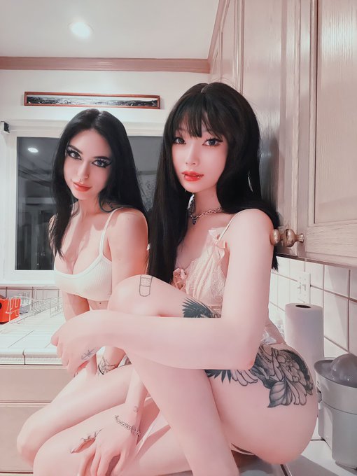 Want to sit with us? ♥️ https://t.co/YN3LePG6ke