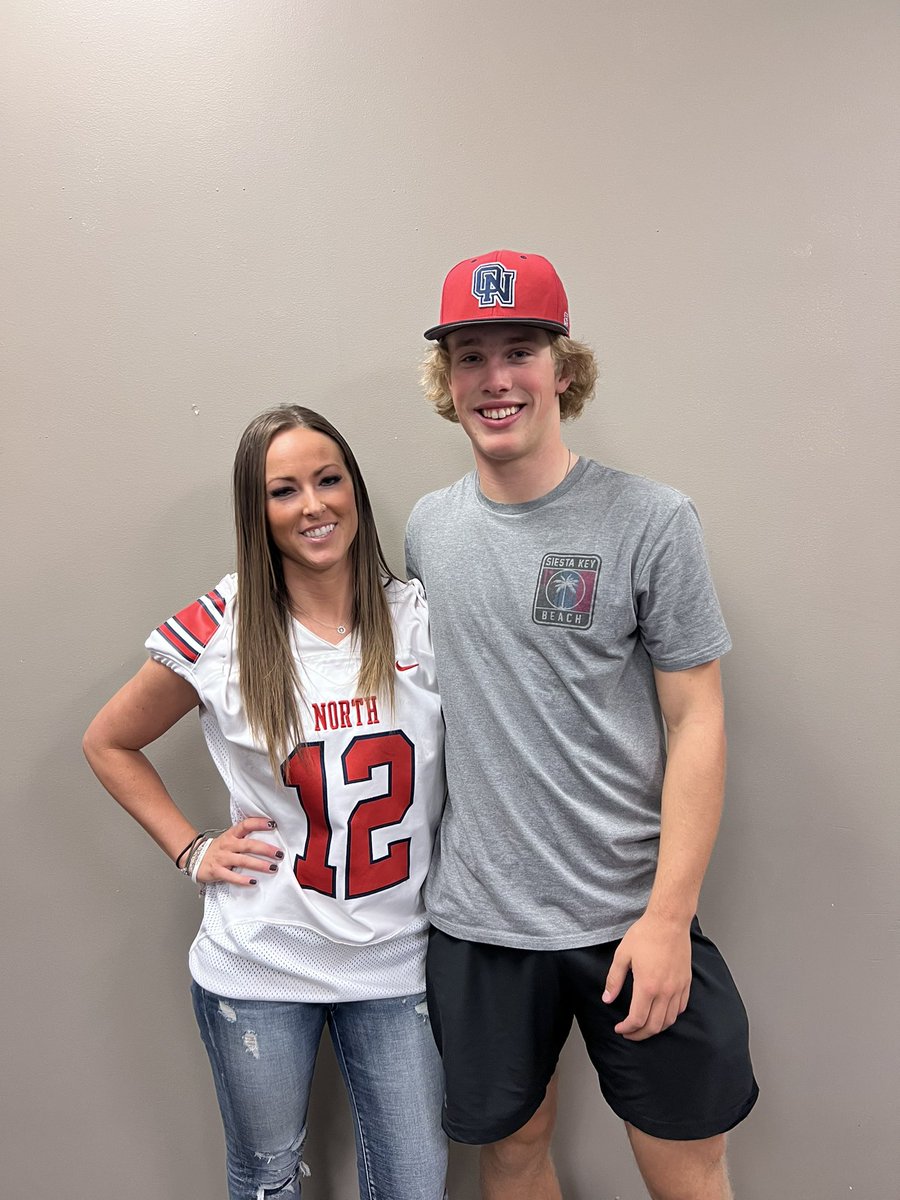 KelseyRaeFisher's tweet photo. Honored QB1 chose me to rep his jersey for Senior Night. Great kid. Great player. Great leader. Ready to go 8-0. 🦅🏈 @ONeaglesFB #ONTEACH #opsmomentsthatmatter #SCOMA https://t.co/4VxgksPEWB