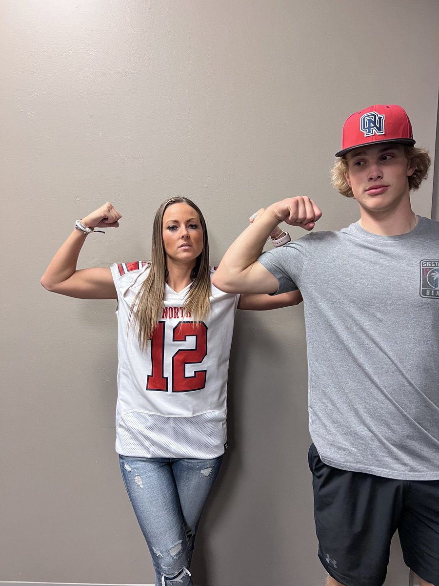 KelseyRaeFisher's tweet photo. Honored QB1 chose me to rep his jersey for Senior Night. Great kid. Great player. Great leader. Ready to go 8-0. 🦅🏈 @ONeaglesFB #ONTEACH #opsmomentsthatmatter #SCOMA https://t.co/4VxgksPEWB