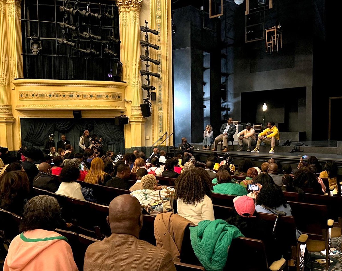Lamar_Alphonso's tweet photo. #DivineNine Night @salesmanbroadway was a HUGE success‼️😭🙏🏾THANK YOU to all of the Organizations and Chapters in attendance to support our special evening! It was so great to see the overwhelming response from fraters &amp; sorors across the Tri-State area🙌🏾✨🙏🏾🔥#salesmanonbroadway https://t.co/vXJZGjql0K