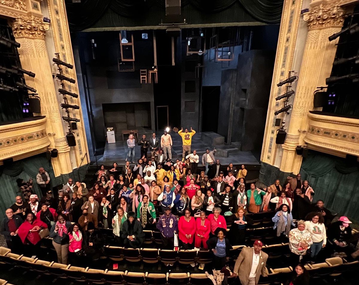 Lamar_Alphonso's tweet photo. #DivineNine Night @salesmanbroadway was a HUGE success‼️😭🙏🏾THANK YOU to all of the Organizations and Chapters in attendance to support our special evening! It was so great to see the overwhelming response from fraters &amp; sorors across the Tri-State area🙌🏾✨🙏🏾🔥#salesmanonbroadway https://t.co/vXJZGjql0K