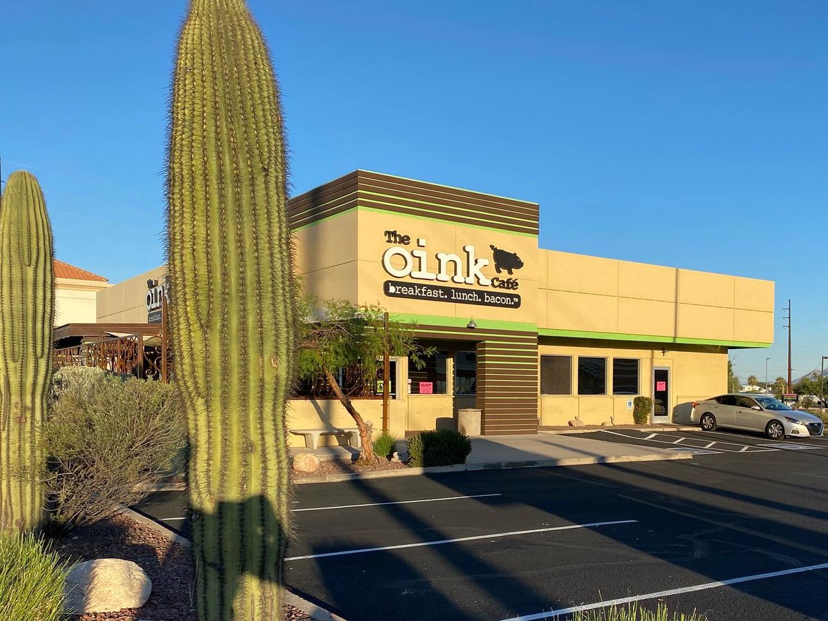 cmullenwrites's tweet photo. A good start to the day. An early walk, hangin’ with ROWDY, and bacon! Could you ask for anything more? 🤠

@WiseWolfBooks @GearBooks 
#readrowdy #tucsonarizona #booktour  #texasauthor #booktok #read #reading #readingcommunity #yabooks #yalit #yawestern #tucson #oinkcafe #bacon https://t.co/jwUh3odn7A