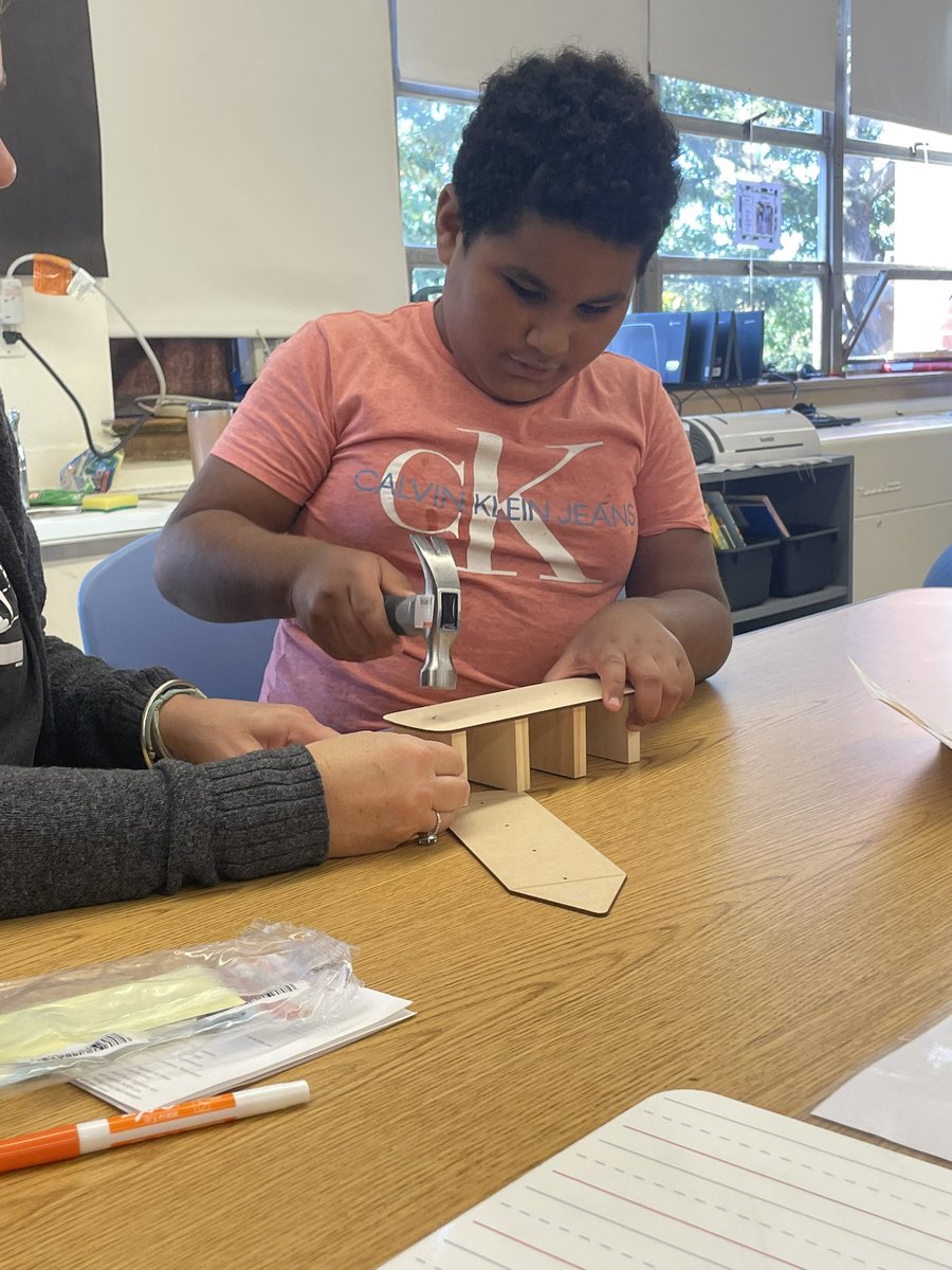 riccateach's tweet photo. Thank you @HomeDepot for the Kids Workshop Kits! We put together our pencil desk organizer. 🔨🪛 #HomeDepot #buildingtogether #learning #lifeskills #education #LearningAndDevelopment #learningdifferent @DiscoveryEd @bloomschoolsnj https://t.co/w5ZoSnoLb3