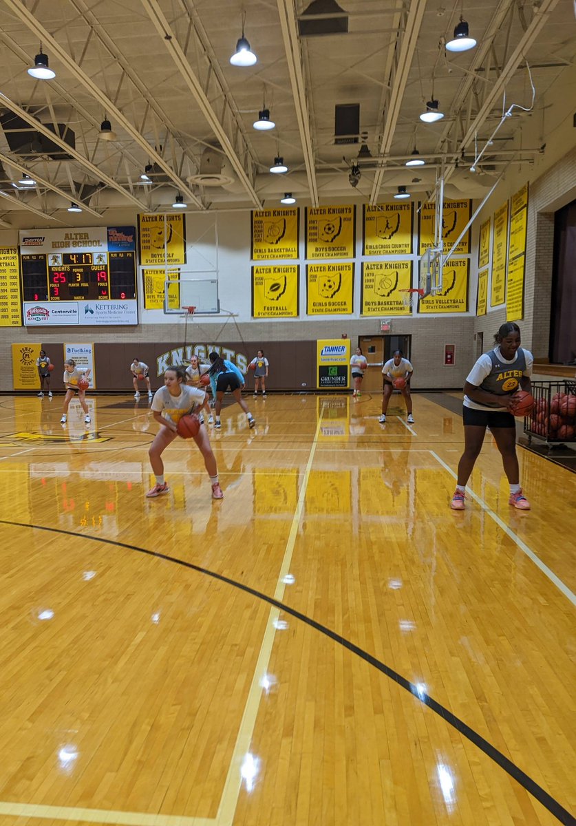 Alter Lady Knights Basketball tweet media