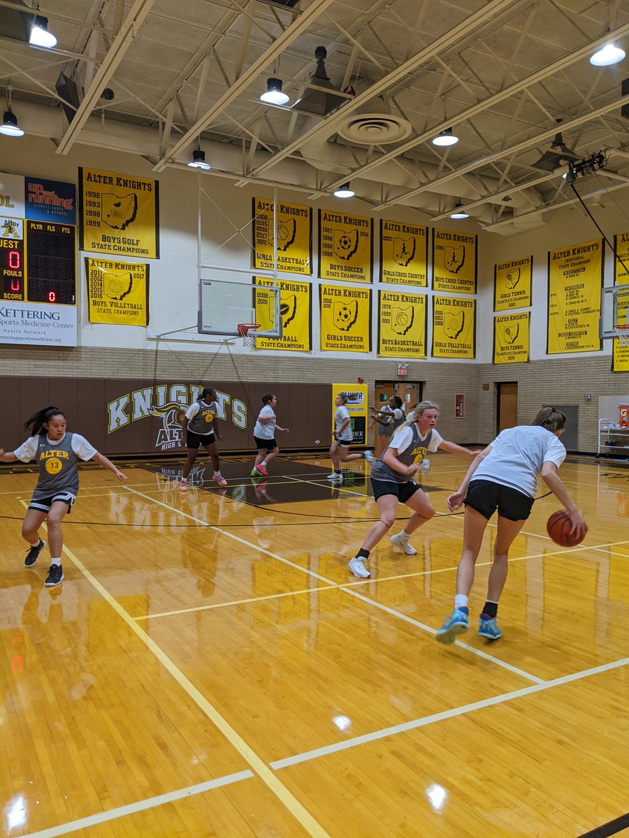 Alter Lady Knights Basketball tweet media