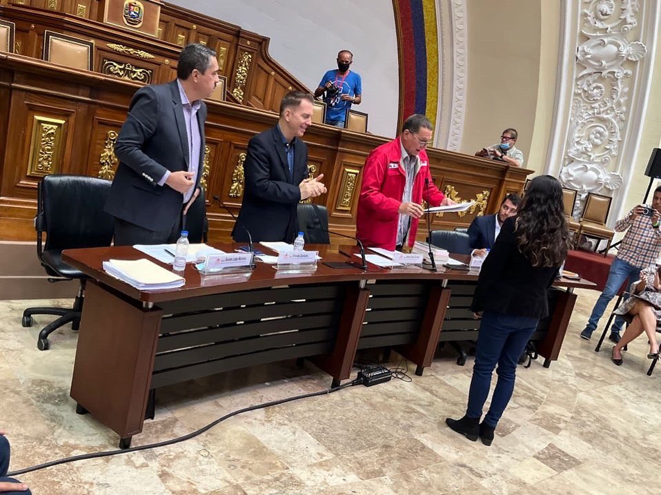 orlandocamachof's tweet photo. Recordemos que este instrumento legal tiene como propósito reordenar la arquitectura tributaria nacional para coordinar y armonizar la estructura de los gobiernos regionales y locales con la visión económica nacional actual. https://t.co/H8RammunlE