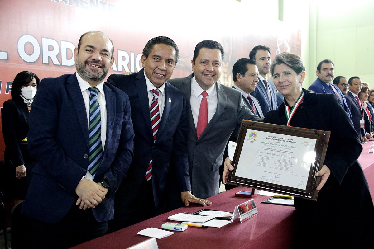 geramonro05's tweet photo. El compromiso de los docentes del #Edoméx, ha sido determinante para ubicarlo en el contexto nacional como el más grande en todos los sentidos, en el XLV Consejo Estatal Ordinario del @SMSEMmx, ratifiqué el apoyo del Gobernador @alfredodelmazo para fortalecer la #Educación. https://t.co/cedJKbfPeT