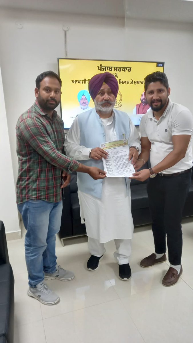 targotra_sunil's tweet photo. Today met with health minister  of punjab regarding the demand of REGULARISATION OF  NATIONAL  HEALTH MISSION AND TO REVISE BASIC SALARY OF CHOS FROM 20000 TO 25000 LIKE OTHER STATES.. @CMOPb @BhagwantMann @jouramajra @anas_president @anvisssr1 @Prafull74918876 @AllianceOneness https://t.co/2eje1ukeLK