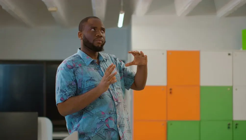 BoluEssien's tweet photo. Oct 28 is 1 week away!
Image 1- Wondering why you have an excuse for not searching for #BecomingAbi on Netflix & haven't set a reminder ๐
Image 2- The excuse it's not connecting๐
Image 3- Explaining to you why you should set a reminder & tell everyone. #EvolvingLightStudios https://t.co/8ruM9cUEr1