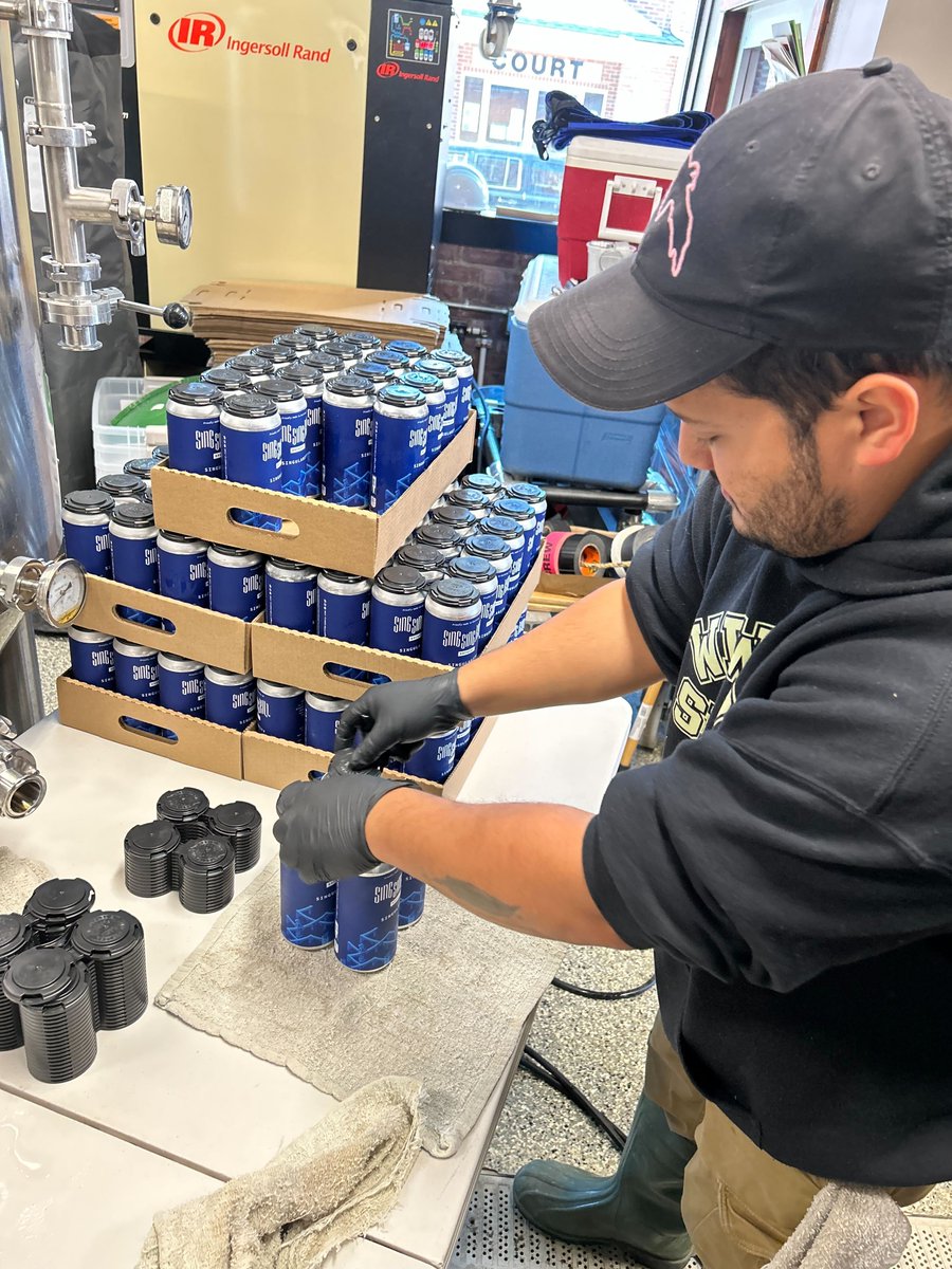 singsingkilbrew's tweet photo. Matt and Rich worked hard all day yesterday filling cans for this weekend! Find our cans at TaSH and the Craft Crawl! They're back baby!
#SingSingKillBrewery #OssiningNY #craftcrawl #farmersmarket #4packs #drinklocal #NYfarmbeer https://t.co/7g4EpmaaeT