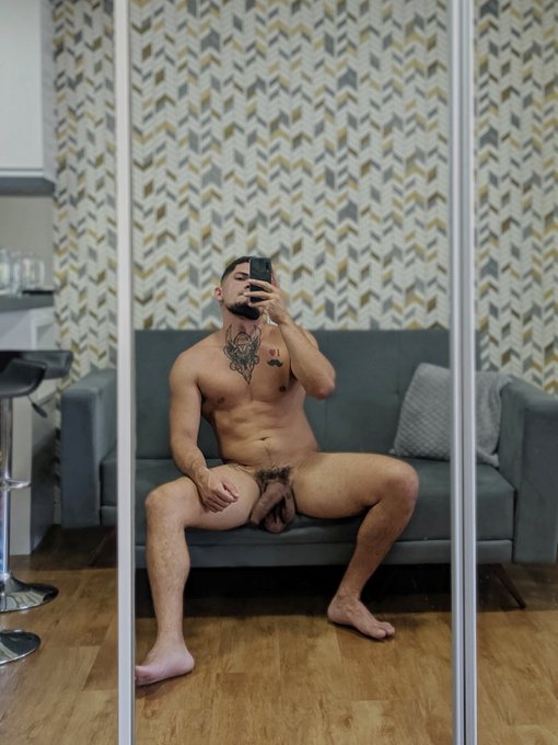 R$10 a dúzia. https://t.co/i5cYDLXl83