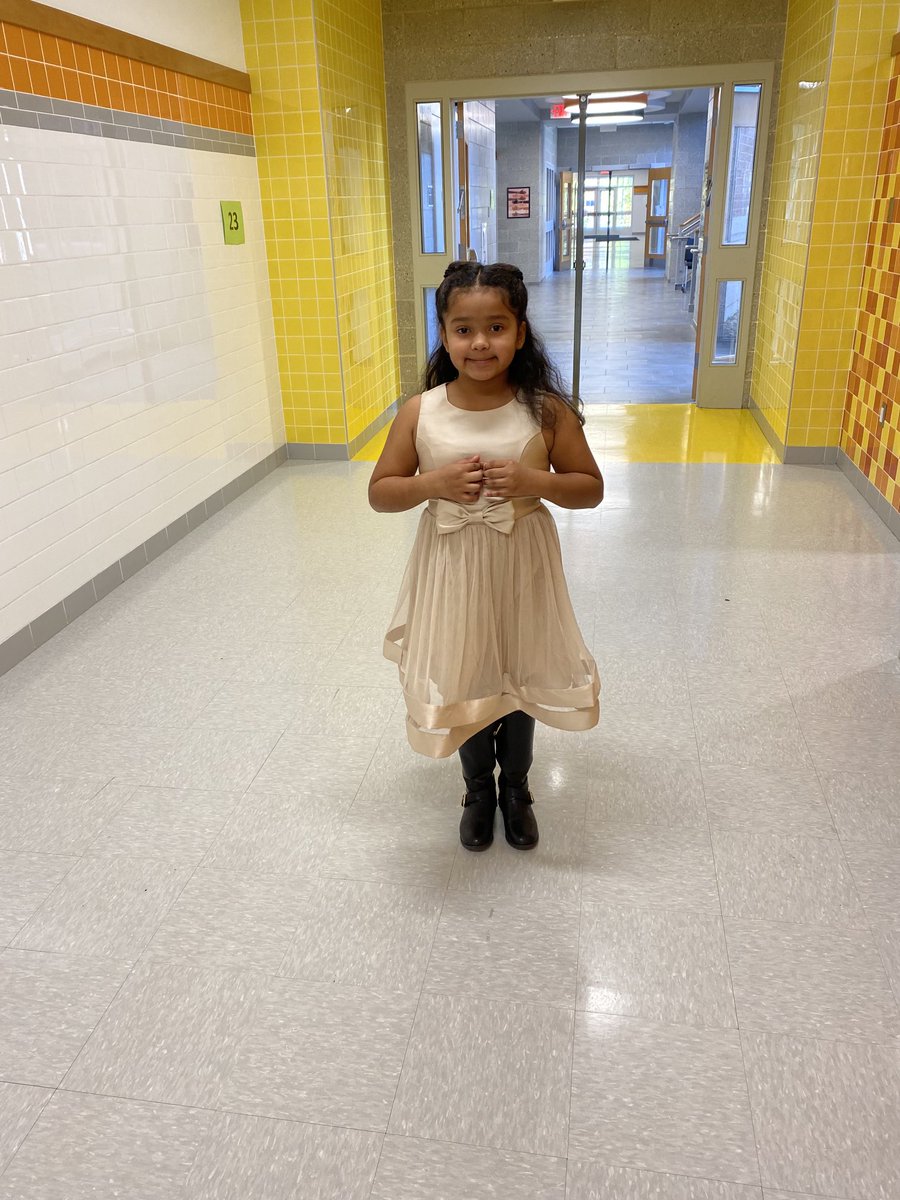 Goodnow Grizzlies are fancy on picture day! 🌟