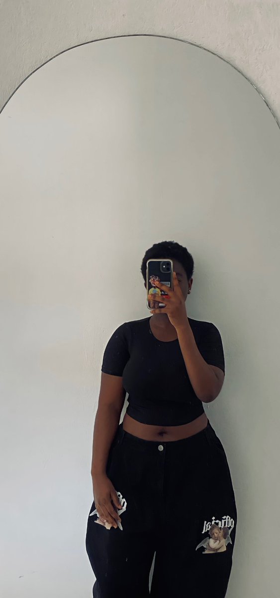 doreenworbie's tweet photo. Small top, big pants! 
Pants from @thethriftstock https://t.co/dv8Qx4bKCZ