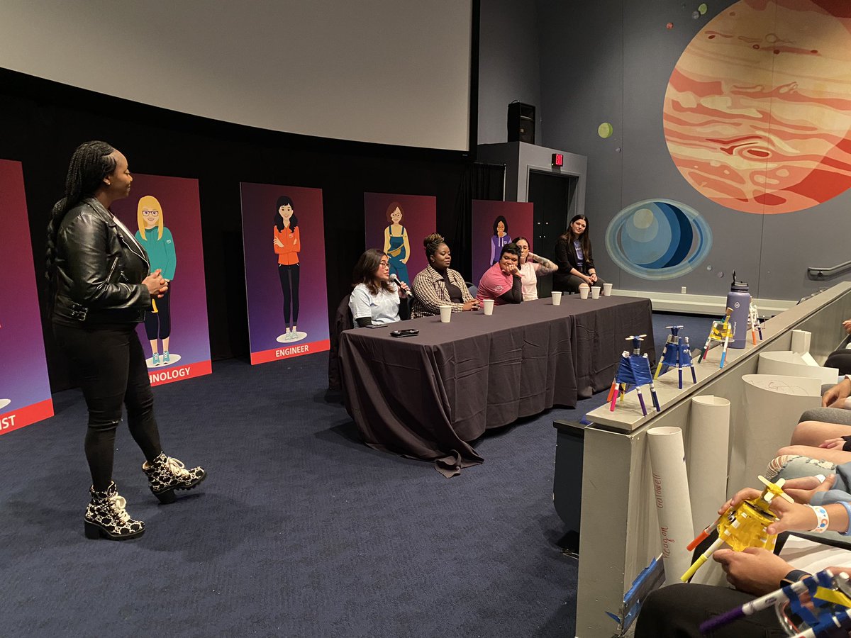 CTroutmanTech's tweet image. 6th &amp;amp; 7th grade girls spent the day @COSI building Art Bots, coding bots, and listening to a panel of women in the STEM field. Thank you @awscloud for hosting #AWSGirlsTechDay @erms_DCSD @DublinSchools