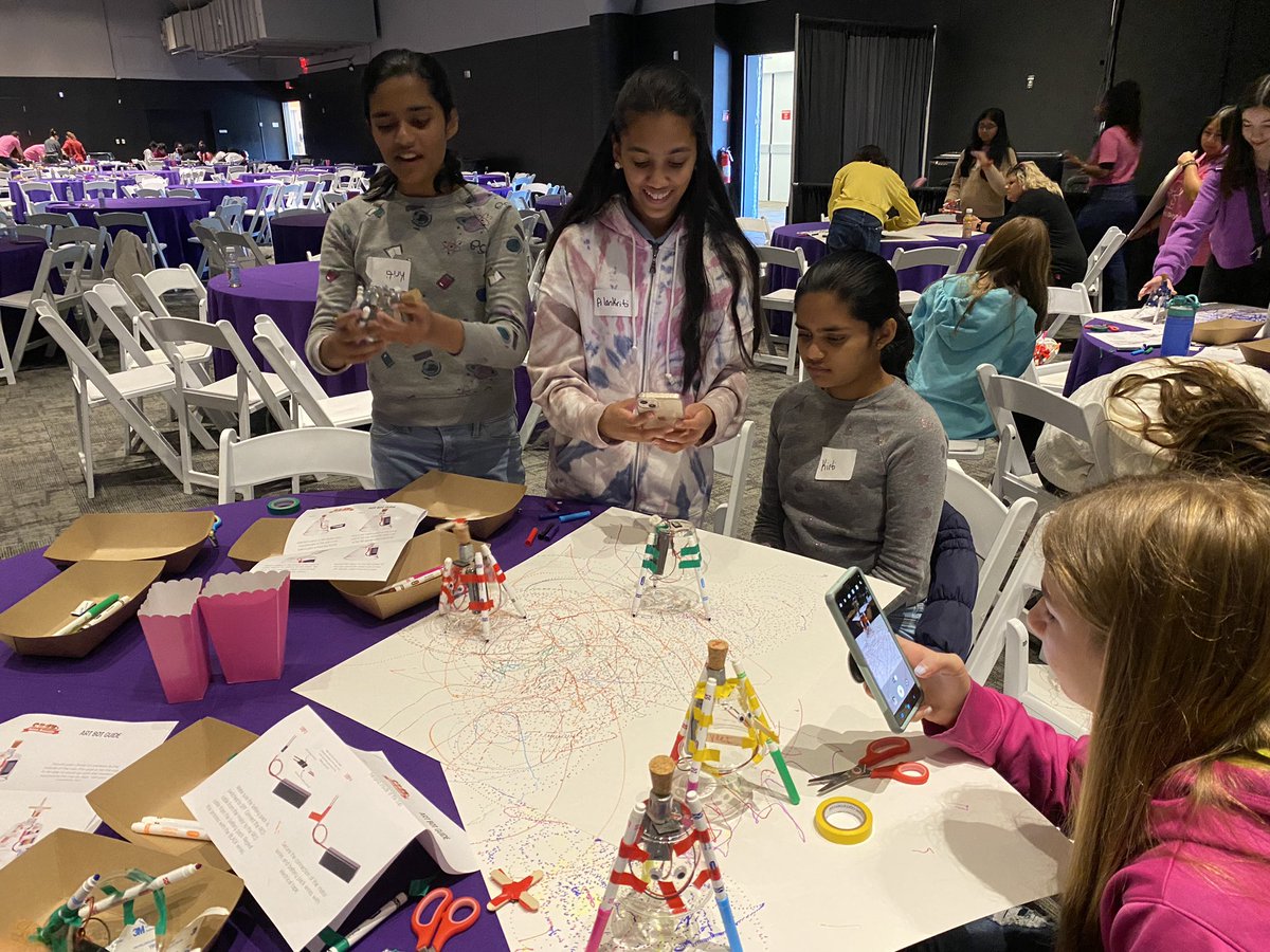 CTroutmanTech's tweet image. 6th &amp;amp; 7th grade girls spent the day @COSI building Art Bots, coding bots, and listening to a panel of women in the STEM field. Thank you @awscloud for hosting #AWSGirlsTechDay @erms_DCSD @DublinSchools