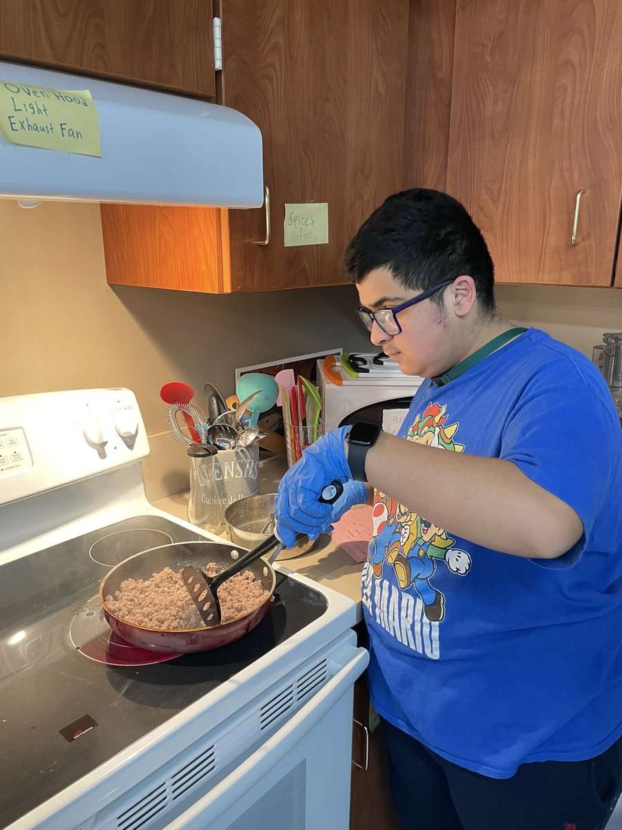 Mrs. Russell tweet media