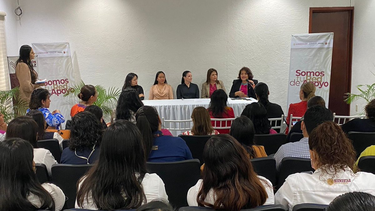 #UniendoEsfuerzos | En #Chiapas inaugurando el foro #SomosTuRedDeApoyo, estrategia que se propone sumar a todos los estados de la República Mexicana para una mejor atención a las mujeres y niñas que viven violencia en razón de género.