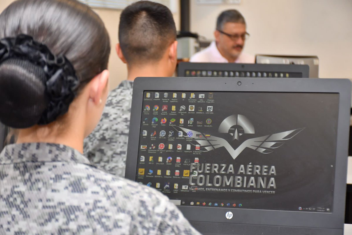 FuerzaAereaCol's tweet photo. La Escuela Militar de Aviación, alineada a la Estrategia para el Desarrollo Aéreo y Espacial, recibió la notificación de la acreditación internacional ARCUSUR para los programas de Ingeniería Mecánica e Informática.

➡️ https://t.co/U2YnX0aEtP

#MiFuerzaAérea🇨🇴
#AdAstra🚀#EMAVI https://t.co/7HYbhhSFeD