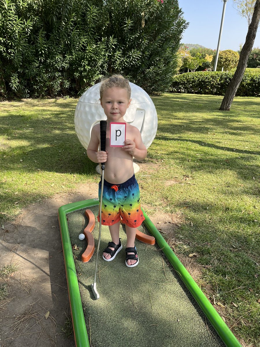 GemRichardson82's tweet photo. @TranbyReception J enjoyed practicing his Putting skills earlier today #Alphabetweekend #Pp https://t.co/XePpqIQrZK