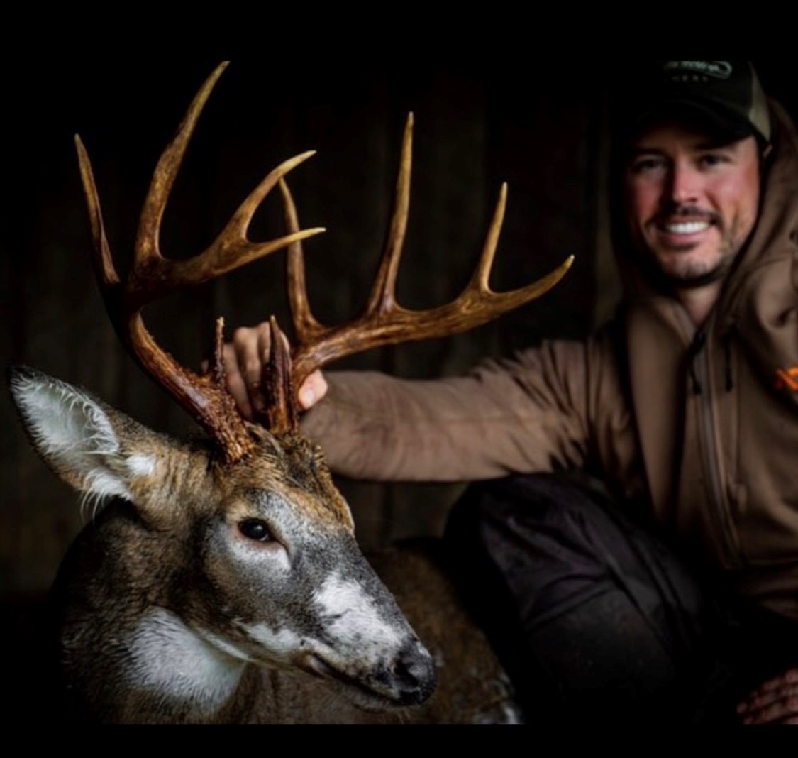 Check out this absolute beautiful buck Rob @robbystenger was fortunate enough to take after watching him mature for 4-years. Way to go Rob, definitely a buck of a lifetime. #hunting #deer #deerhunting #whitetails #whitetailhunting #whitetailbuck #bigbuck #deerhuntingseason