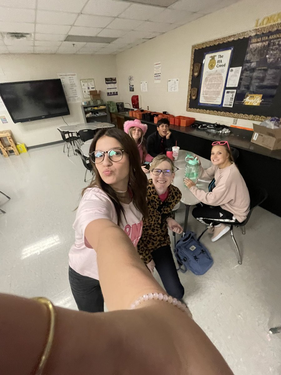LMS/LHS CTE Exchange Week 2! Today was AgriScience/Floral Design teacher Ashley Lynch! I continued having fun catching up with former students.#TheLeopardWay