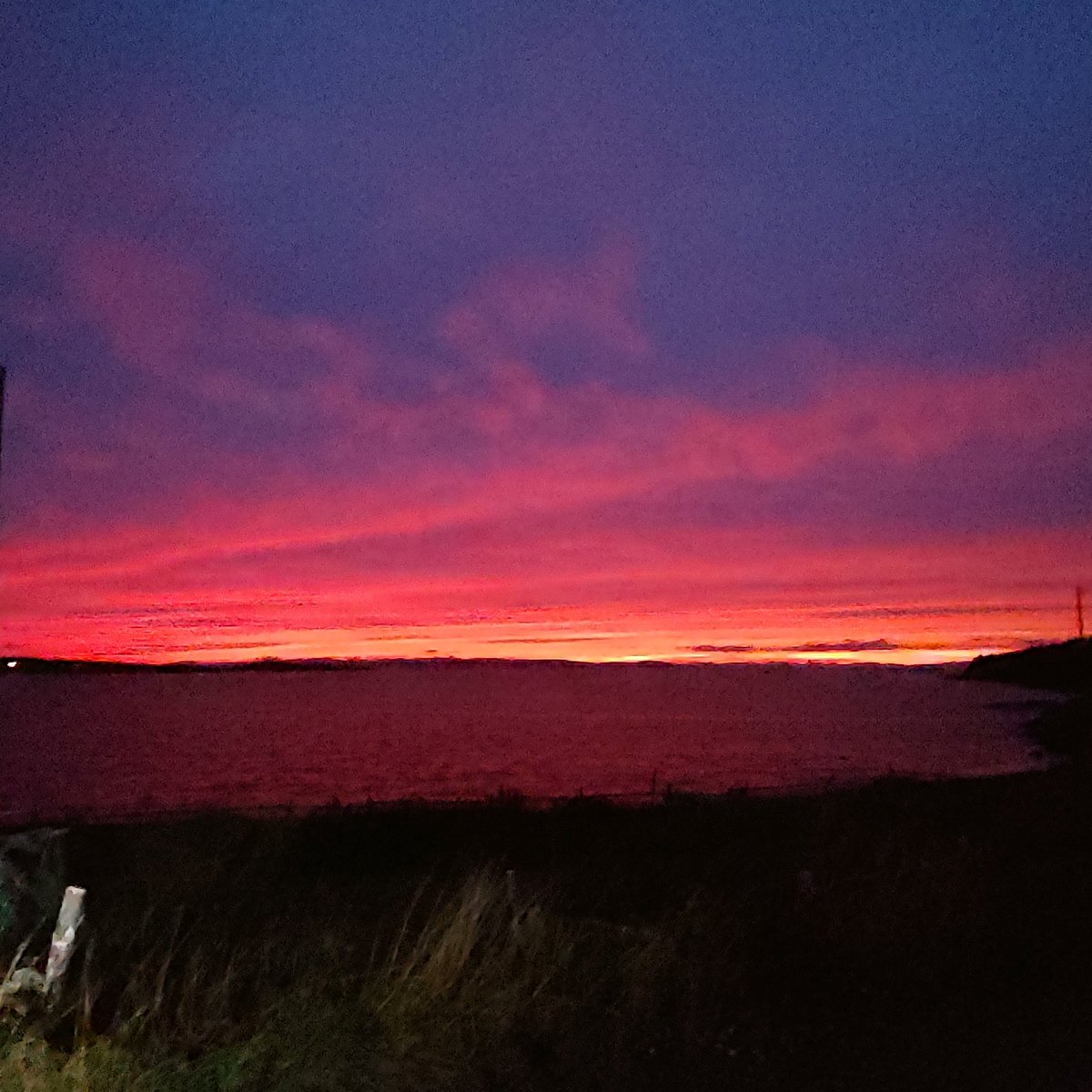 kara2816's tweet photo. Sunset over greens harbour. Lasted well over a hour tonight. @EddieSheerr @CBCNL #nlwx https://t.co/YxgP6OC7um