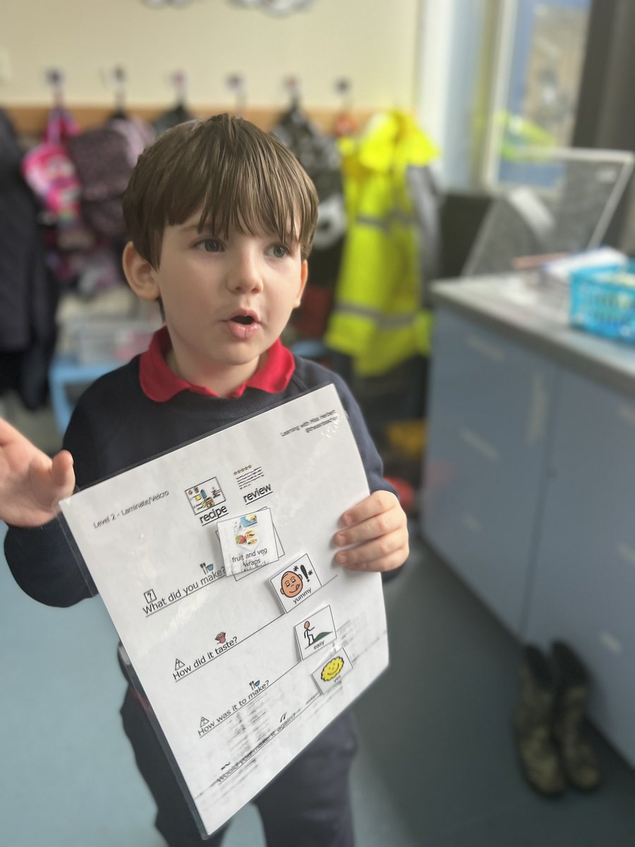 Ash Class were working on their cutting skills to create yummy fruit &amp; veg wraps this morning. We then used @goboardmaker visuals to write a recipe review ⭐️😋 🥒 🍓 🫑 🍌 <a href="/WlhwbChamps/">WL Health and Wellbeing</a> <a href="/WL_Equity/">WL Equity</a>