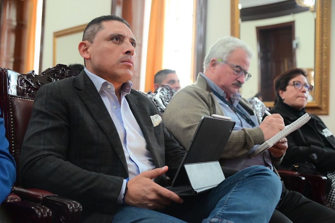 FunemeAlejandro's tweet photo. Junto a entidades y líderes de la comunidad, participamos en  Audiencia Pública en la @CamaraColombia, para buscar una solución definitiva a la problemática medioambiental que se registra en el Embalse La Playa. https://t.co/cChz3zX38v