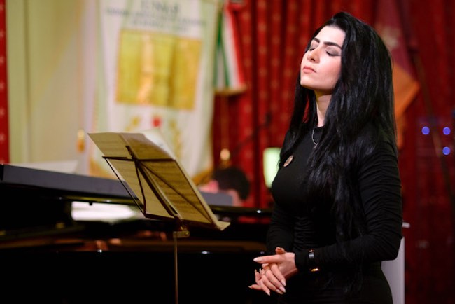 Abruzzo_Eventi's tweet photo. Nora Hime ha cantato alla processione della reliquia di Padre Pio https://t.co/nLwRLNMpdl https://t.co/A7zhgeiJWS