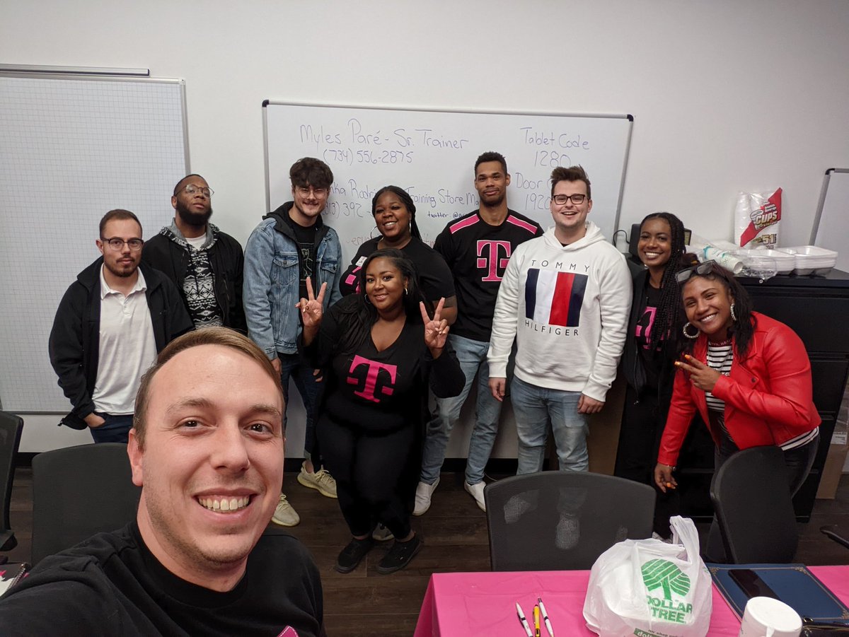 MylesPare's tweet photo. Another awesome New Hire Class is in the books! Had a blast, and had even better food for graduation! 🎓🎓🎓@greshylicious https://t.co/nSMH5v4P40