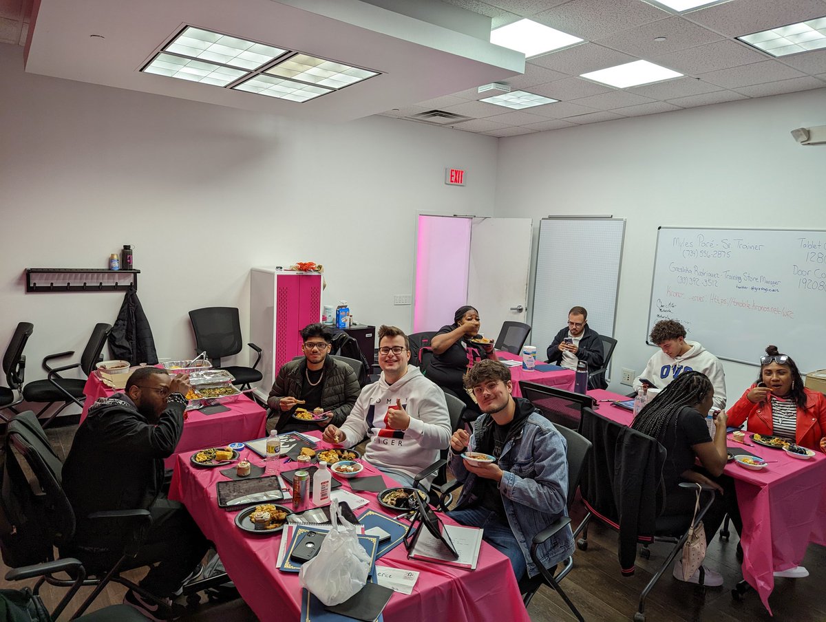 MylesPare's tweet photo. Another awesome New Hire Class is in the books! Had a blast, and had even better food for graduation! 🎓🎓🎓@greshylicious https://t.co/nSMH5v4P40