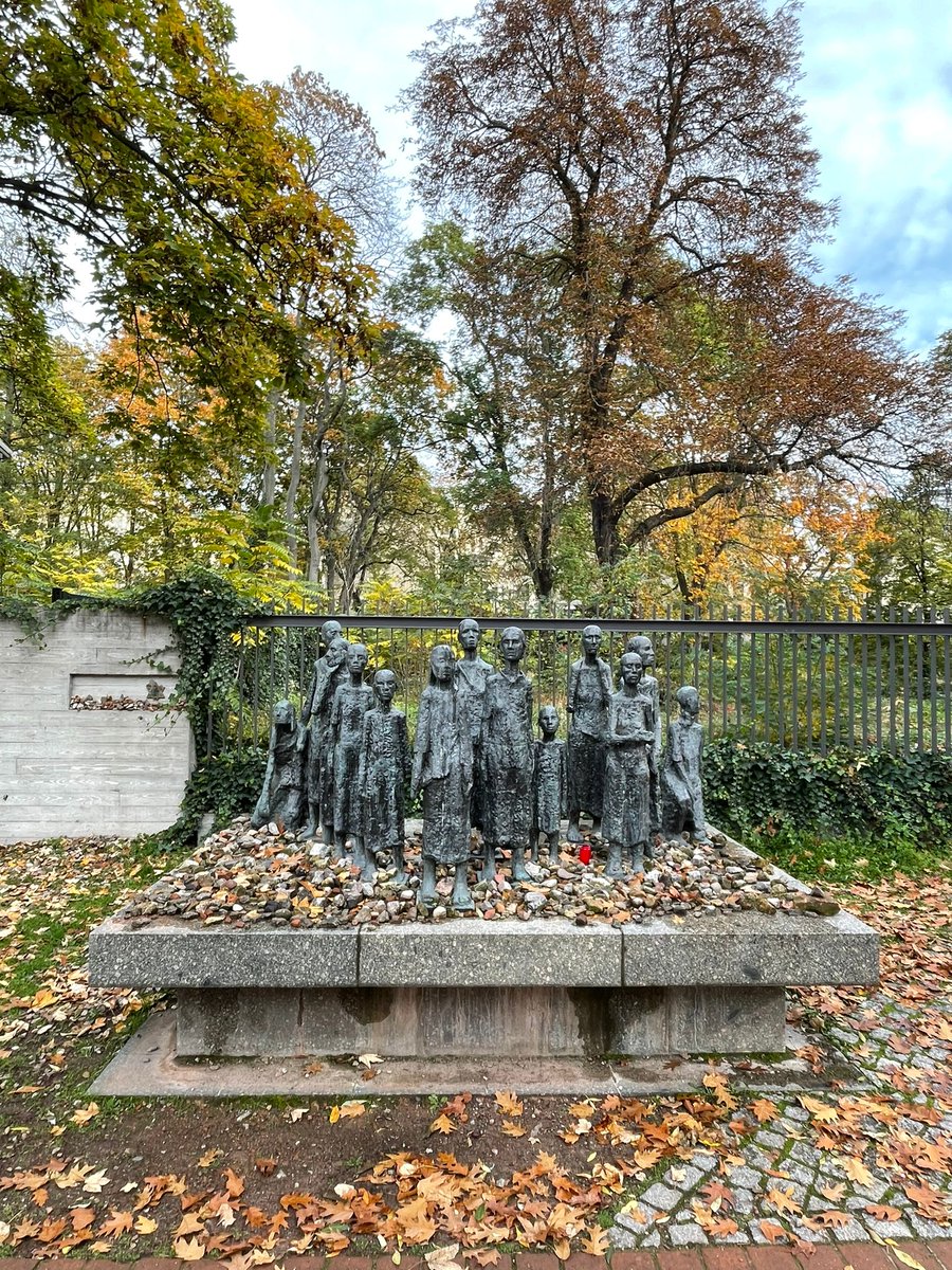 THS History Dept tweet media