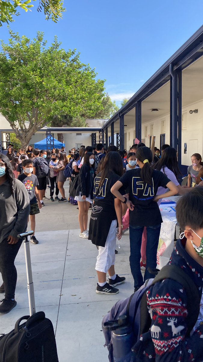 Club rush is a success @FirstAveMS @ArcadiaUnified students are excited to begin their clubs😊