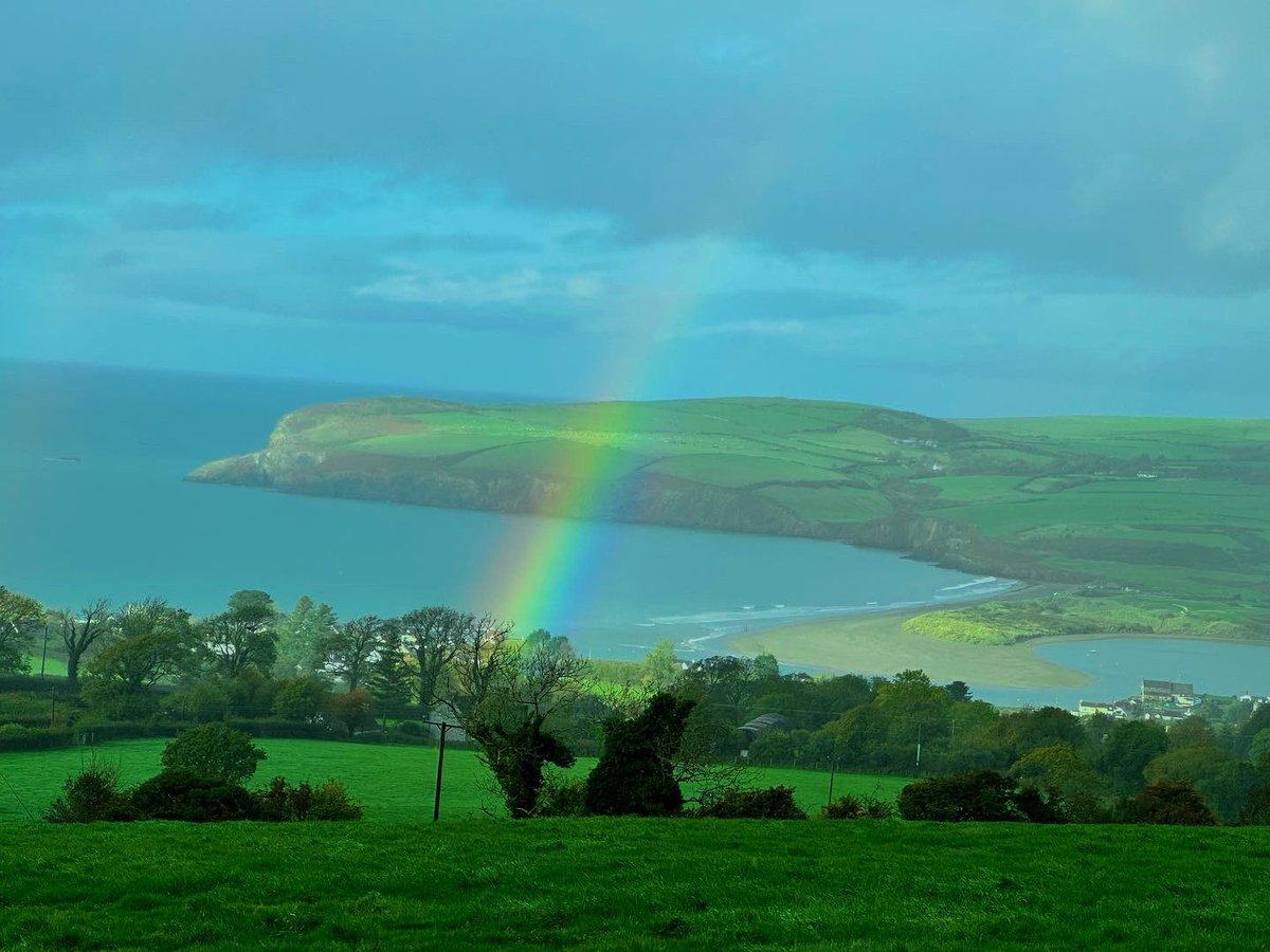 fionahprice's tweet image. Picture of the day 😍…A perfect place to be, with family celebrating, finally &amp;amp; officially being able to say I have a Master’s of science degree with distinction!!! 🎓
🍾 I am delighted 😀 @docRobbo