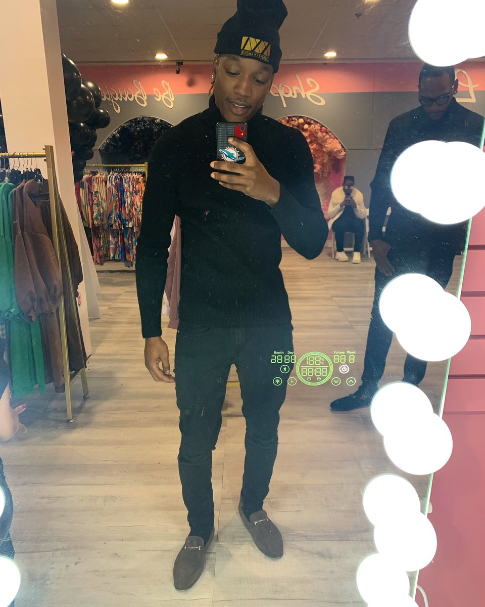 The Prince👑 of Paint🎨 on Twitter "Clothes on vs Clothes off"