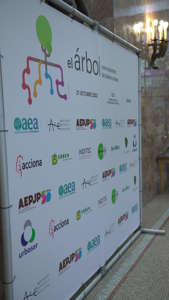AEPJP's tweet photo. 👉Compartimos momentos de una jornada marcada por el compromiso con los bosques urbanos, la alegría y las ganas de continuar impulsando la naturaleza.

#AEPJP #AEA #AEP #JornadaEnVerde

@ACCIONA #Ebben #Inditec #JardínMovil @plantarea @RainBirdCorp #Tahler @urbaser_ https://t.co/65Sl5Eaih4