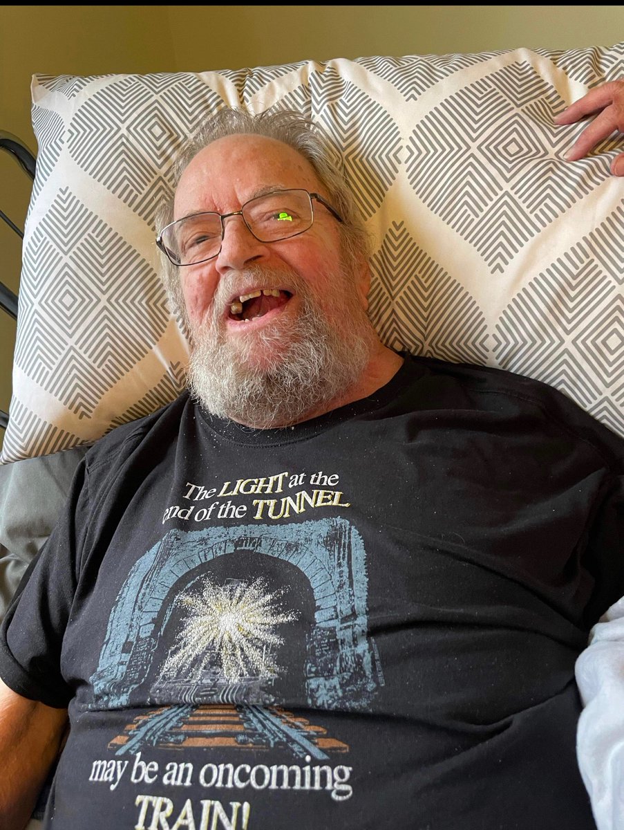 HollyMoorewpg's tweet photo. Our dad passed away so peacefully today. Dignified. Civilized. Hilarious. Loved that guy. https://t.co/pgYi0TH4mr
