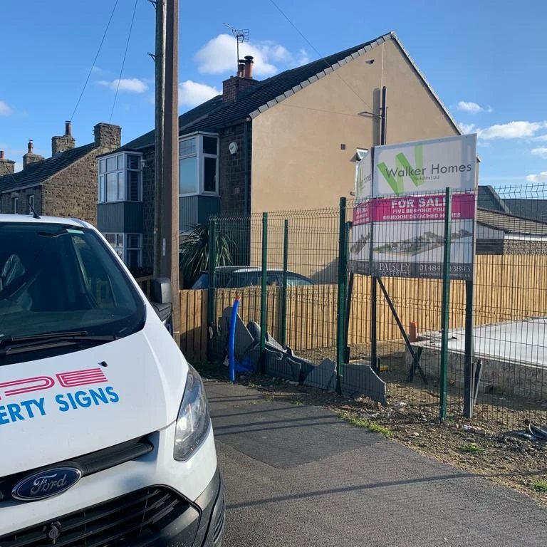 spe_signs's tweet image. Bespoke Boards small or large to suit all budgets! Call our office to discuss your requirements #skelmanthorpe #developmentsignage #developmentsigns #webuyhouses #calderdale