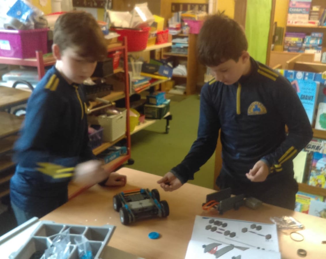PatrickswellNS's tweet photo. Our Build team also started putting together our VEX robot this week under the guidance of Mr Linnane with engineering consultation from John Carroll 🏎️  @VEXRoboticsIE https://t.co/PEKGDxItXc