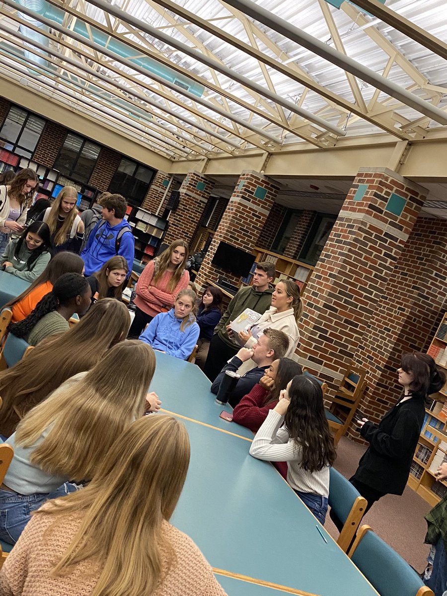 rhonda_foreman's tweet photo. @MHS_Bulldog_SCA was busy this week! Committees met and got things done!! #bulldogpride @MHSTrentSherman #schoolleaders https://t.co/00m151QEkz