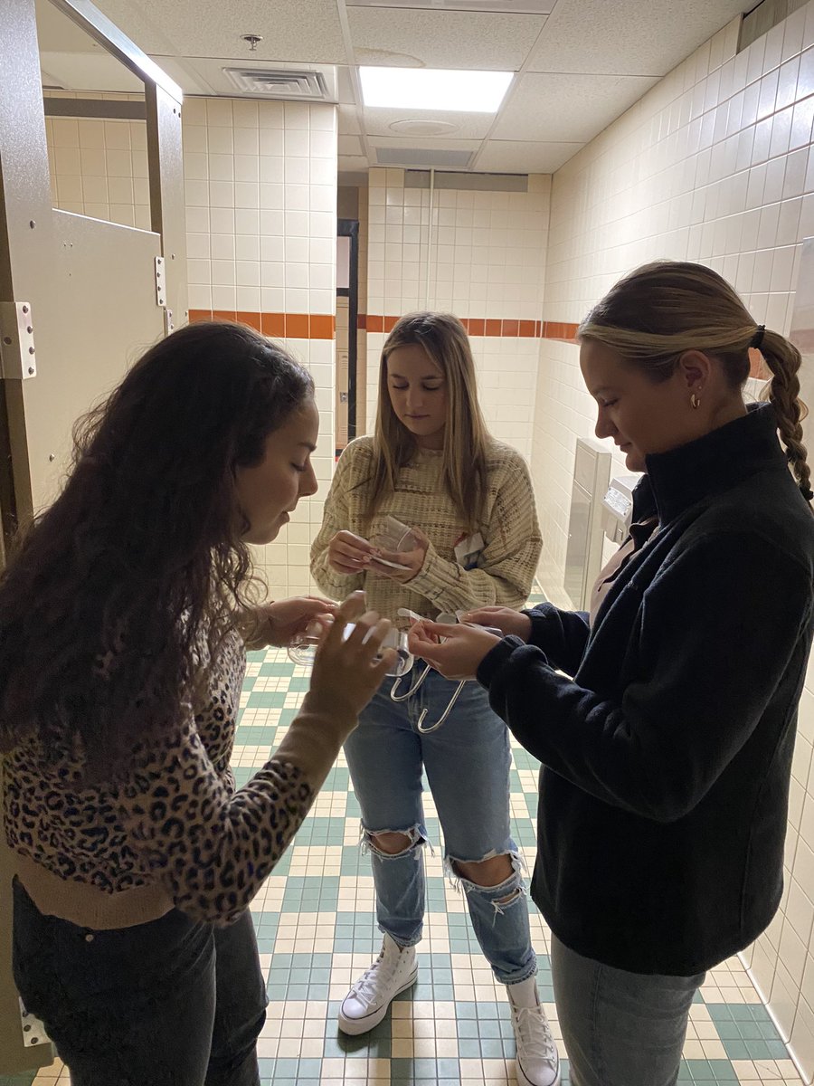 rhonda_foreman's tweet photo. @MHS_Bulldog_SCA was busy this week! Committees met and got things done!! #bulldogpride @MHSTrentSherman #schoolleaders https://t.co/00m151QEkz