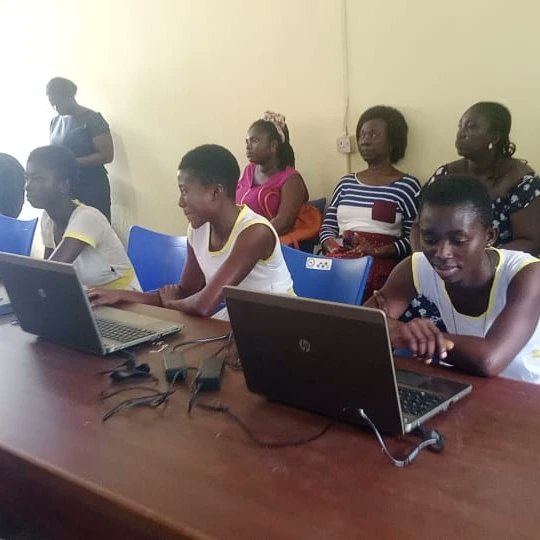 WingRescue's tweet image. #BreakingNews
Join us to celebrate our New Computer lab 
Women and young girls in technology have been on the forefront for us at Rescue Wing International and through special thanks to our donor #ConnectionUbuntu for believing in us and support,