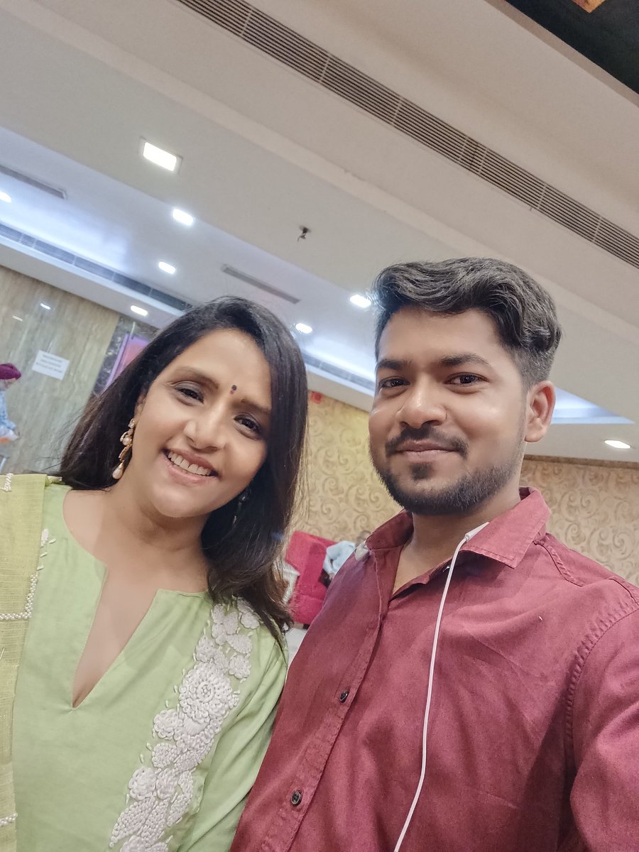 Diwali Celebration with @Seema_Gupta__ Ji (Chairperson of the Department of Social Welfare, Govt of NCT of Delhi & Hub incharge of SMC).

She is one of the best ladies in SMC.
Thank you for your guidance & Support.

@ArvindKejriwal
@BhagwantMann

#Diwali2022 #DiwaliWithMi