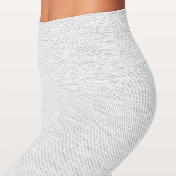 mindfulmigraine's tweet photo. So good I had to share! Check out all the items I'm loving on @Poshmarkapp #poshmark #fashion #style #shopmycloset #aritzia #gymshark #lululemonathletica: https://t.co/0EbpyAjAtz https://t.co/anjNZRv5l1