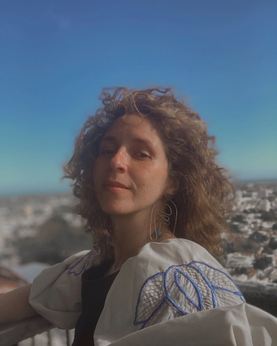 lauriluciernaga's tweet photo. Mañana sábado 12 m San Salvador/ 1 p.m. CDMX Presentamos mi poemario "Mudar la piel de los abismos" (Perú, Sol negro, 2022). Me acompañan: @mardecir (San Juan, 1980) https://t.co/BUZGvL13Ma
